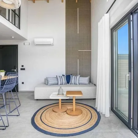 Water By Βίλα Λυγιά